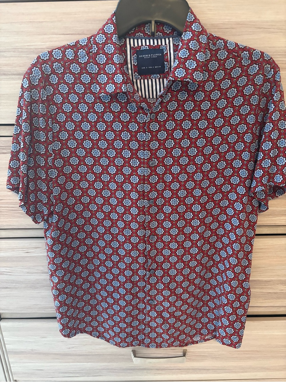 Denim & Flower Red Geometric Short-Sleeve Button-Down Shirt